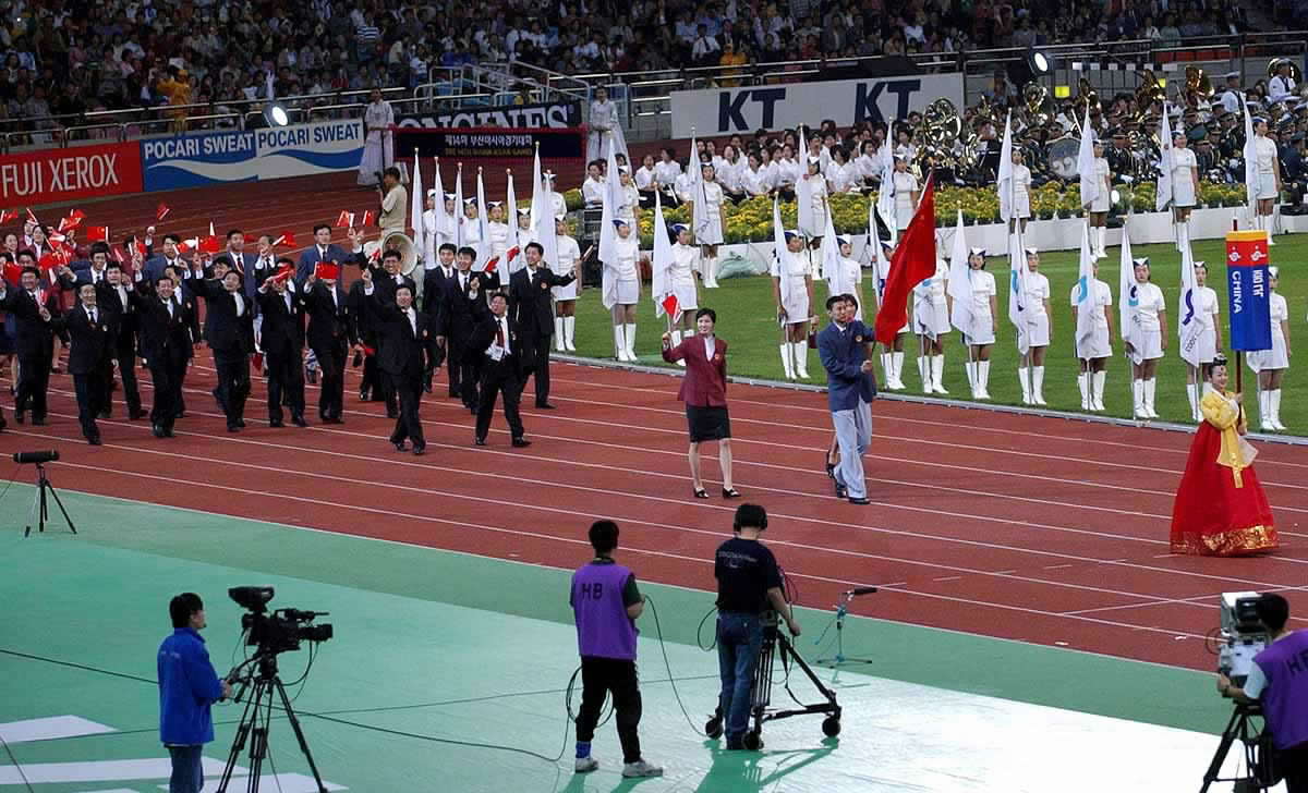 14次亮相,“中国红”闪耀亚运会开幕式