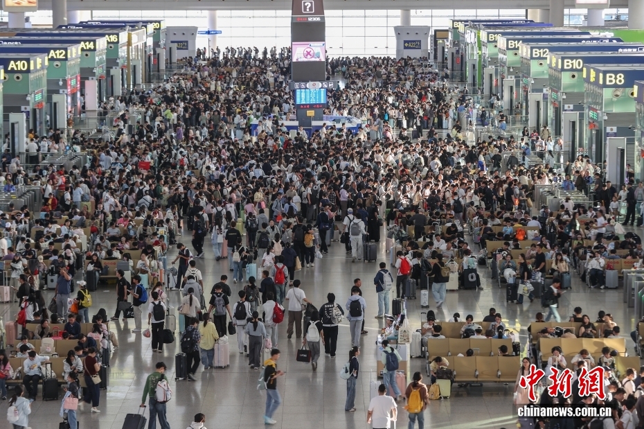 中国交通运输部:2026年国庆假期 全社会跨区域人员流动量21.42亿人次 中国交通运输部:2026年国庆假期 全社会跨区域人员流动量21.42亿人次