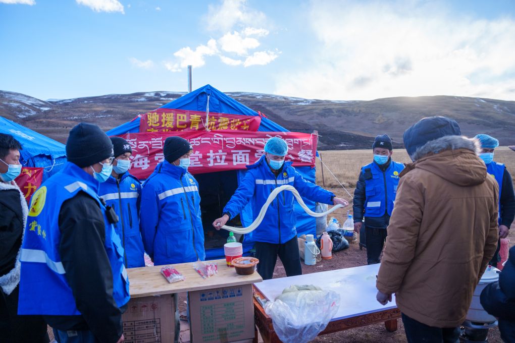海拔4800米,知道难,他们还是来了
