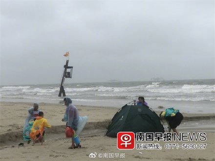 在海边怎么搭土窖_海边风景图片