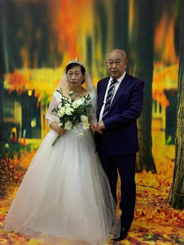 五十岁照婚纱照_婚纱照风格