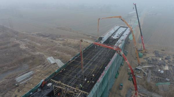 郑济高铁聊城段完成首次连续梁浇筑施工