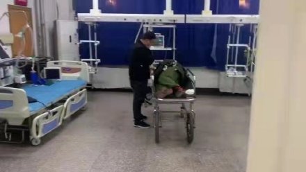 辽宁男子玩冰车过程中不慎摔倒冰签子插入体内 朝阳消防紧急救援