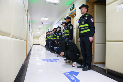 广西警方打掉百余人“跑分”团伙 涉案近30亿元