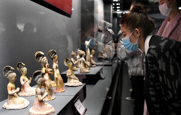 百余件汉唐乐舞文物在郑州展出