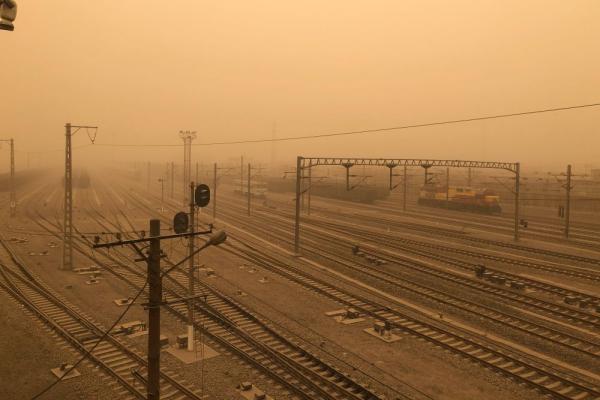中铁兰州局多举措应对沙尘天气确保运输安全