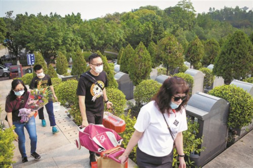 祭扫市民交口称赞“预约制”