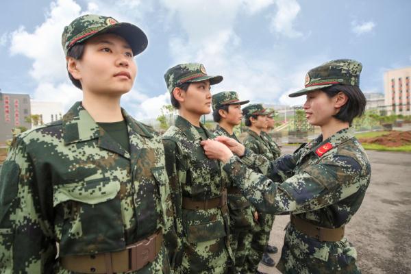 重庆警备区女兵图片