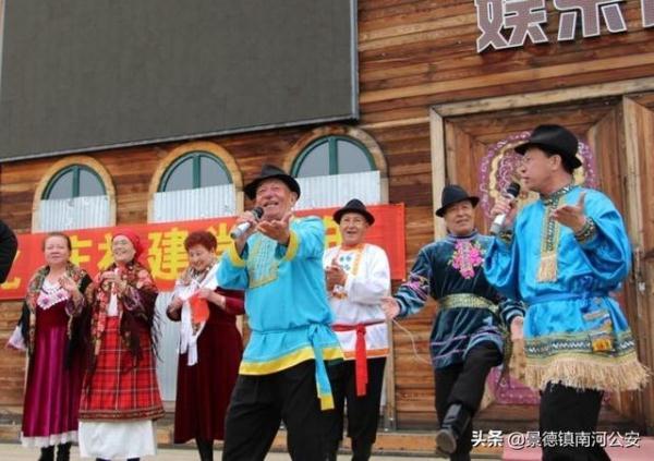 撞彩蛋、做“古里契”…内蒙古警民共庆俄罗斯族巴斯克节