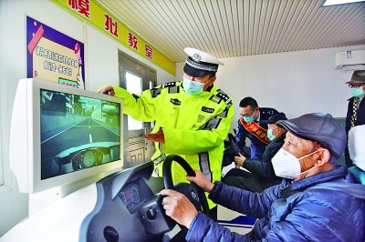 老年代步车"刹"得住车吗