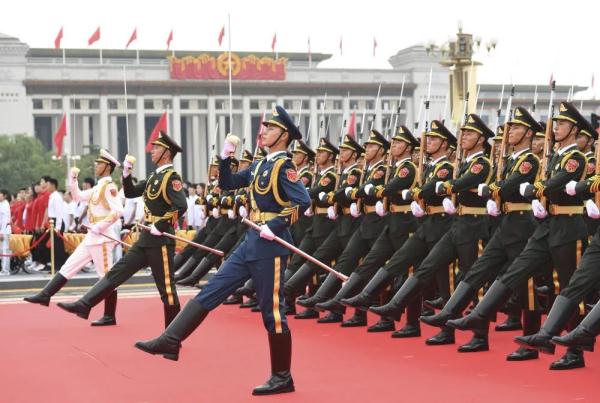 庆祝中国共产党成立100周年大会在北京天安门广场隆重举行