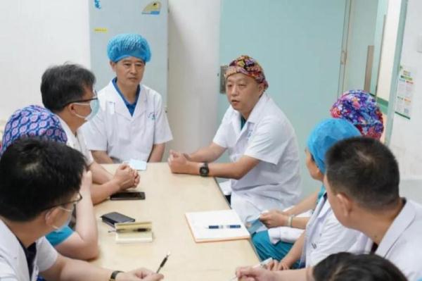 北京儿童医院专家坚守郑州 守护患儿健康奋战重症一线