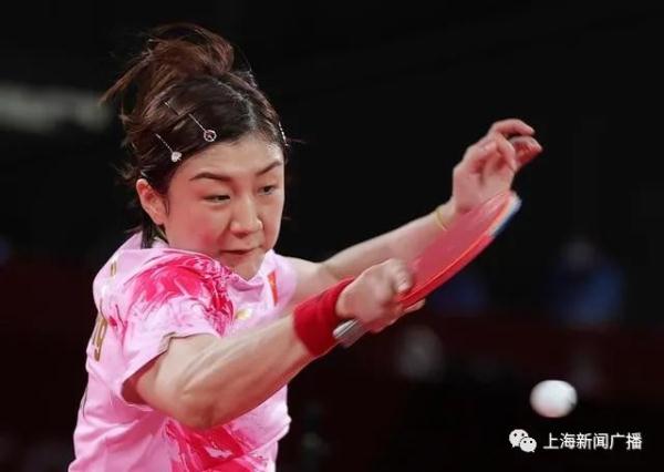 女乒陈梦获得个人首枚奥运金牌！赛后一个动作，赞！