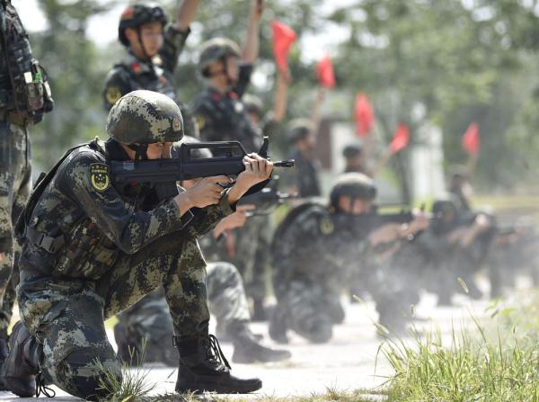 重慶:武警偵察尖兵戰高溫鬥酷暑強技能