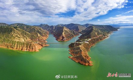 刘家峡大桥：红岩绿水中的一道独特风景