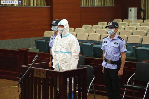 广西贵港市人民政府原副市长徐育东一审获刑十三年