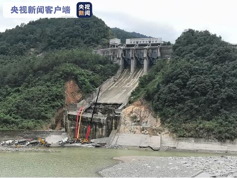 湖北鄂坪水电站局部垮塌沉陷 已转移群众5000余人