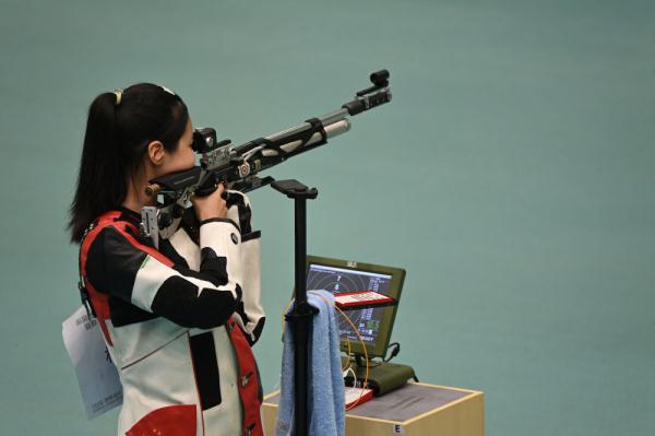 全运会丨射击女子10米气步枪:王芝琳夺冠 杨倩获铜牌