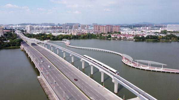 国内首条无人驾驶跨座式单轨在芜湖启动