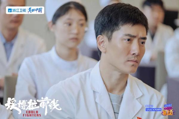 致敬一线英雄！《埃博拉前线》展现中国医生仁心仁术