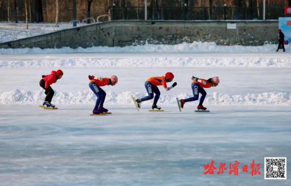 这里的免费冰场开滑了