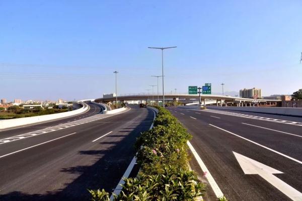 深圳外环高速公路深圳段二期正式通车！