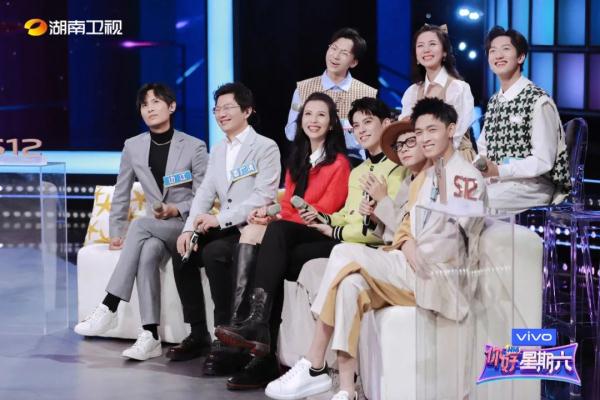 《你好，星期六》今晚8:10首播，一起吹响2022年青春的号角！