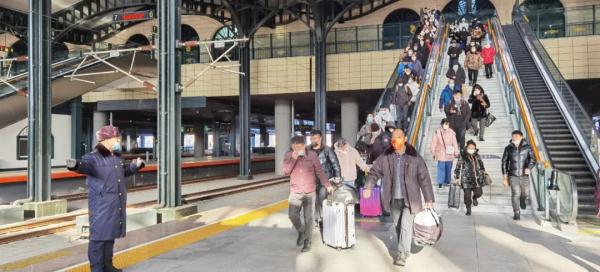 今日开售!12306将延长售票时间,开车前都可退票 今日开售!12306将延长售票时间,开车前都可退票