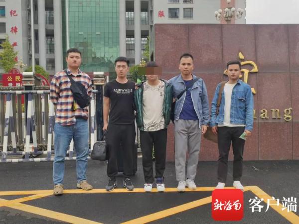 在海口高档写字楼招员工，还有“话术本”…这些“群”的背后都是坑