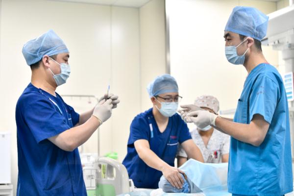 “70万一针降到3万”的药,用上了!这几十万的差价,哪来的? “70万一针降到3万”的药,用上了!这几十万的差价,哪来的?