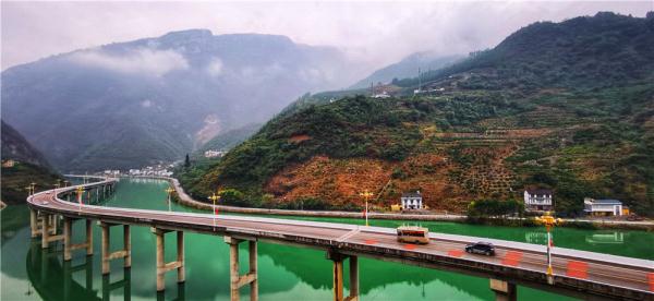 湖北兴山：古昭公路美景如画