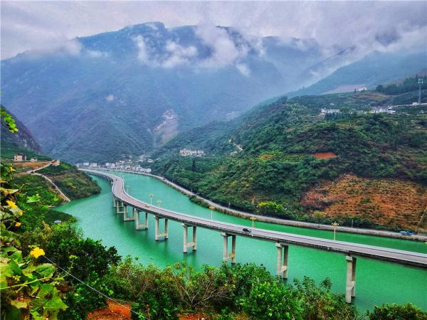 湖北兴山：古昭公路美景如画