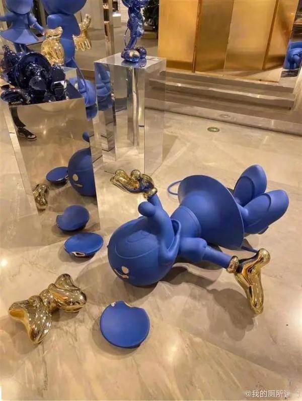 “熊孩子”弄倒价值13万元的贵重摆件,店方表态 “熊孩子”弄倒价值13万元的贵重摆件,店方表态