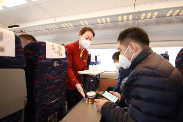 我国最东高铁运营“满月”  黑龙江省“高铁圈”打造“朋友圈”