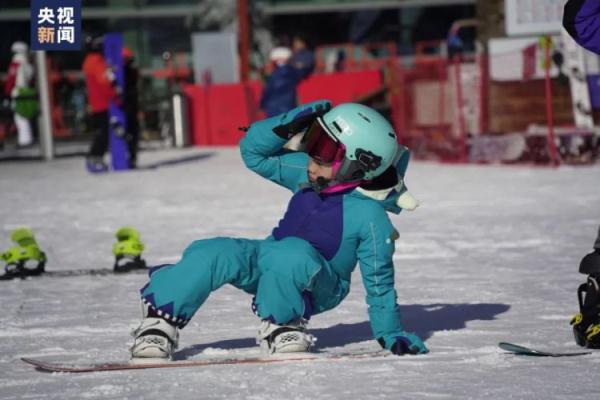 小蜗牛火了，这个动作又萌又飒！