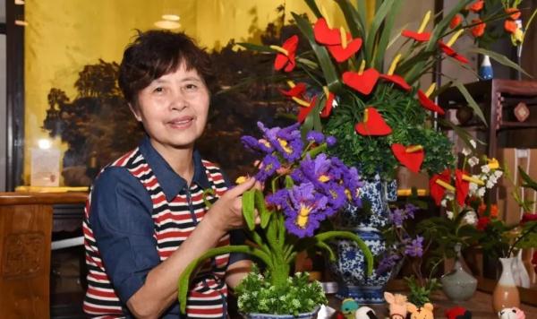 永不凋谢的颁奖花束！背后的故事不简单
