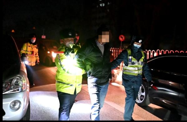前脚陪老丈人喝酒后脚开车被查 司机为“尽孝”被刑拘