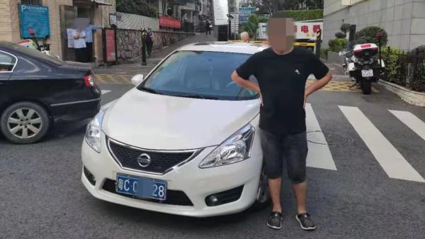 10辆小车挂同一车牌出入梅华路！这个交警5点起床连抓3台车……