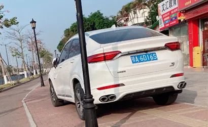 10辆小车挂同一车牌出入梅华路！这个交警5点起床连抓3台车……