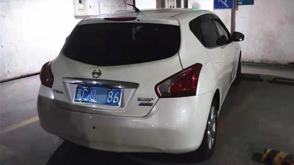 10辆小车挂同一车牌出入梅华路！这个交警5点起床连抓3台车……