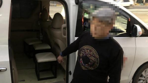 10辆小车挂同一车牌出入梅华路！这个交警5点起床连抓3台车……