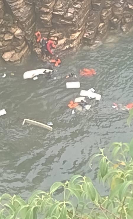 巴西福尔那斯峡谷山壁崩塌事故已致6人死亡