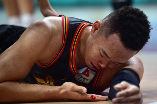 篮球 | CBA第二阶段:深圳马可波罗胜山西汾酒股份 篮球 | CBA第二阶段:深圳马可波罗胜山西汾酒股份