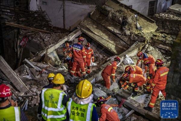 初判“疑似燃气泄漏燃爆”，现场救援难度较大——重庆武隆食堂坍塌事故调查