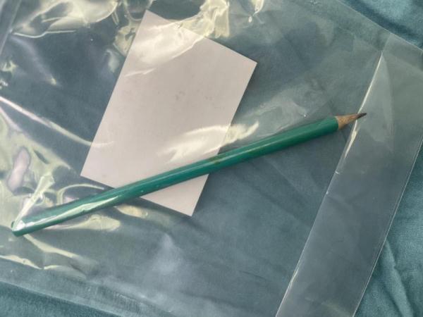 8岁儿子写作业太气人爸爸抬手要打 误将铅笔插入孩子后脑 8岁儿子写作业太气人爸爸抬手要打 误将铅笔插入孩子后脑