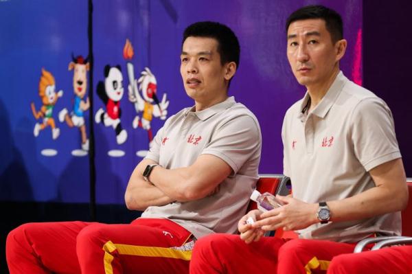 聚焦 | 张云松升任俱乐部常务副总 已到长春赛区督战首钢男篮 聚焦 | 张云松升任俱乐部常务副总 已到长春赛区督战首钢男篮