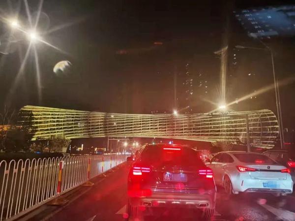 广州塔到湖北去了？“小蛮腰”横卧湖北黄石
