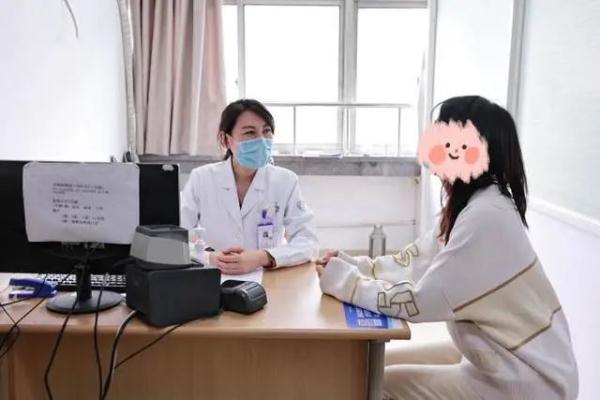 杭州女子这种姿势上厕所，“砰”一声巨响.....惨了！