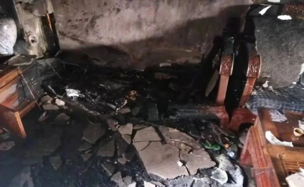 吓人!家中的“地面”突然起火了 吓人!家中的“地面”突然起火了