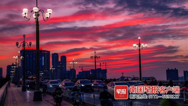 美翻了！南宁冬天出现“火烧云”，专家：如此鲜艳比较少见